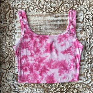 pink tank top